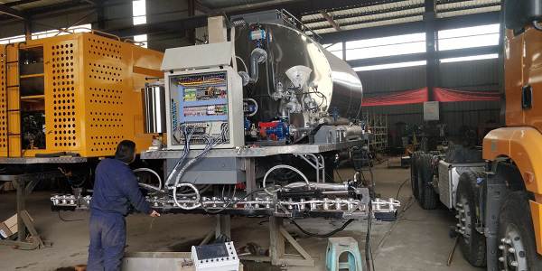 Asphalt spreader truck maintenance methods_2